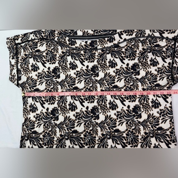 Lane Bryant Relaxed Cap-Sleeve Boatneck Top Size 14/16 - Picture 9 of 10